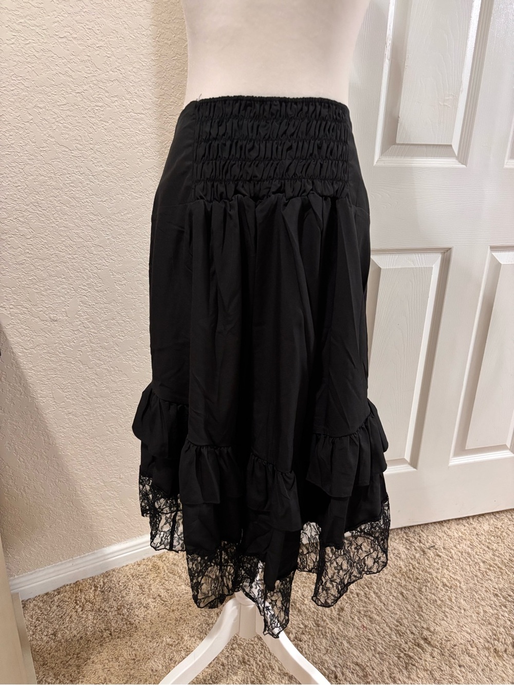 Women's Black High-Low Ruffled Skirt with Lace Hem
